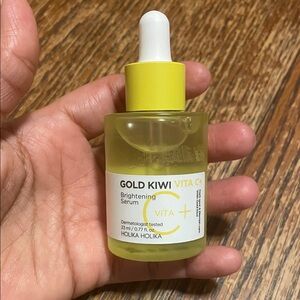 Gold Kiwi Vita C+ Brightening Serum